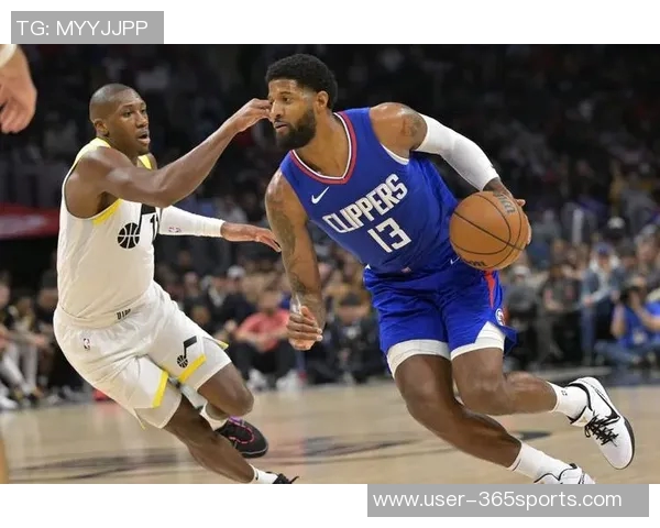 伦纳德因左膝不适提前结束客场之旅回洛杉矶接受治疗